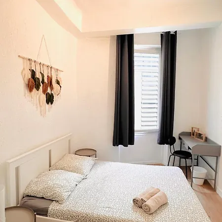Apartman Confortable Et Agreable T3 En Plein Centre